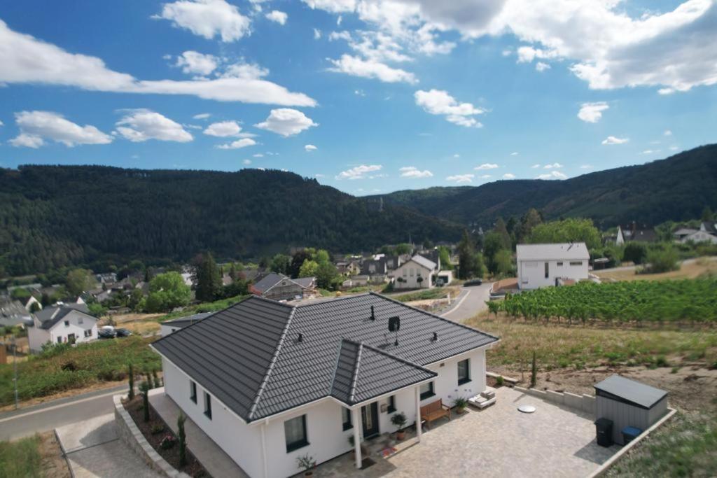 Neu - Premium-Ferienhaus Mosel-Sonne Traben-Trarbach Zewnętrze zdjęcie